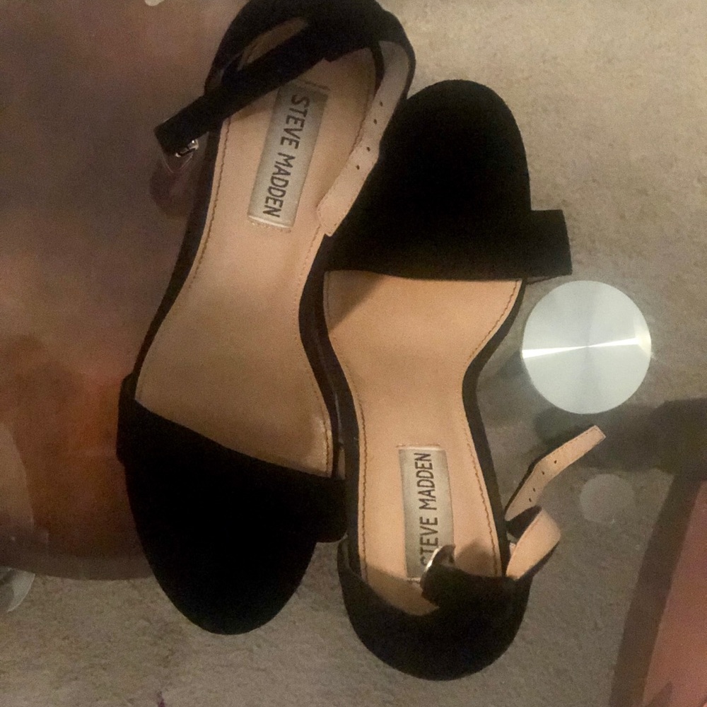 Steve Madden Shoe - Picture 2 of 2